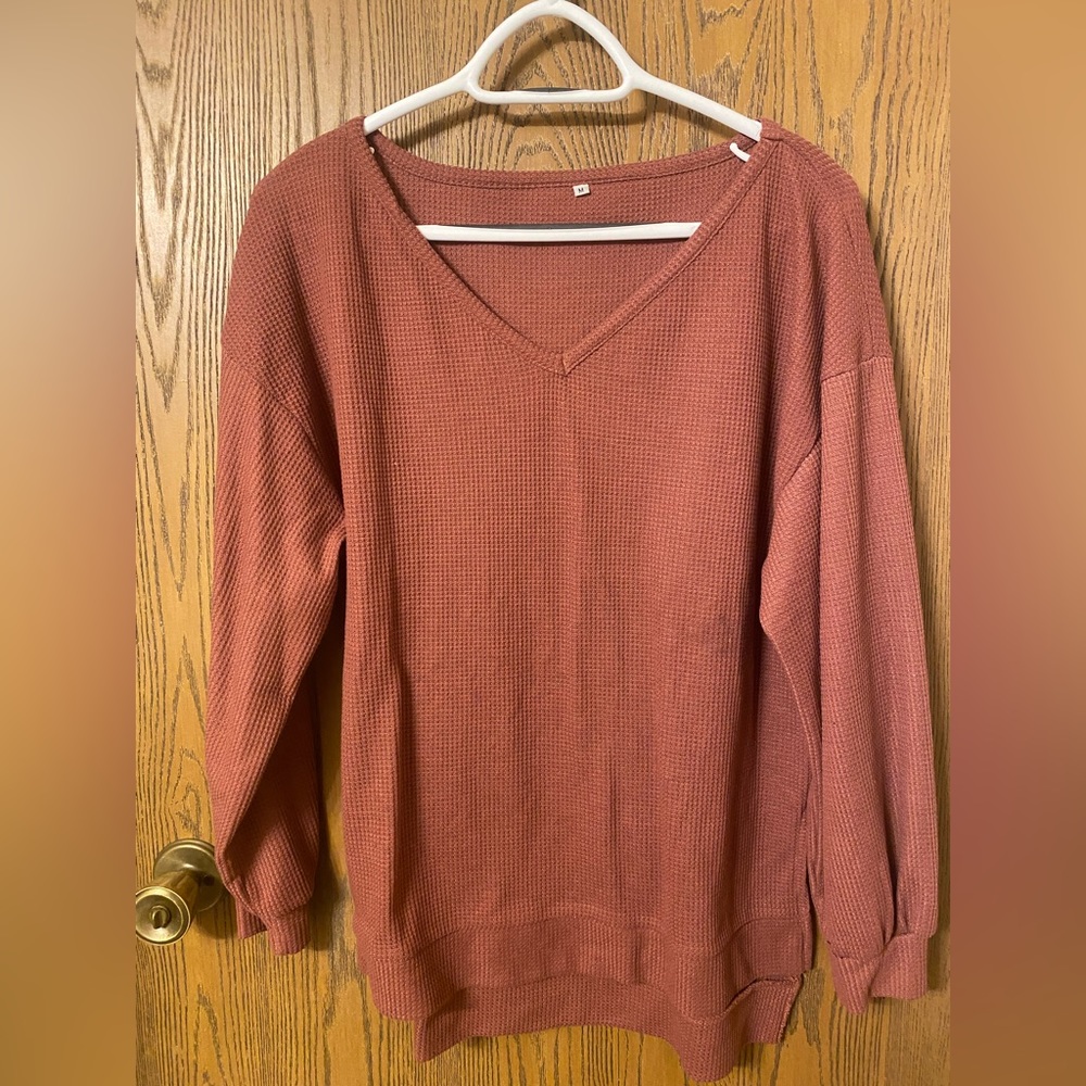 Medium textured light maroon v neck